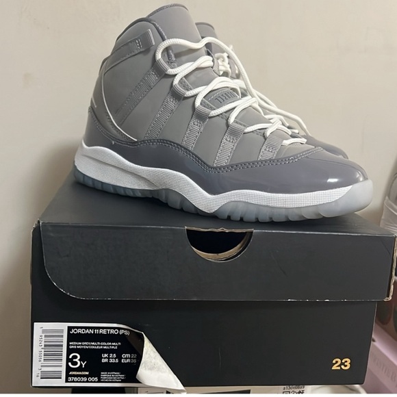 Jordan 11 cool grey kids size 3 new worn once - Picture 2 of 5